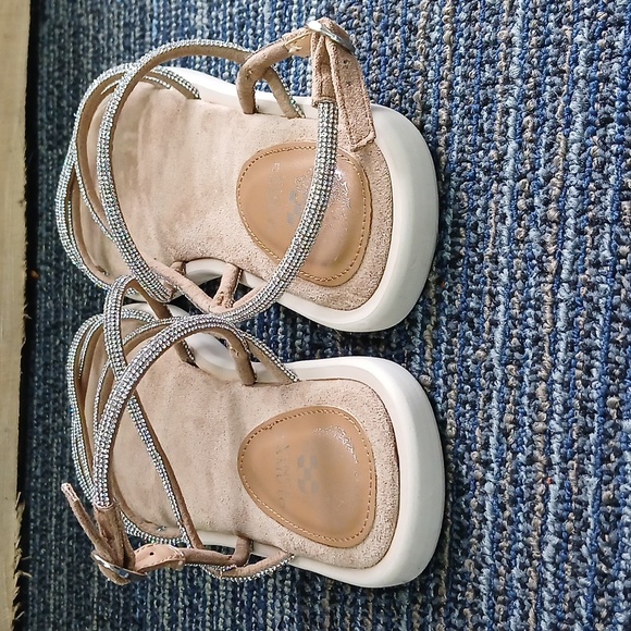 Vince Camuto Jimena Sandal Rhinestones 9M New - Picture 6 of 8